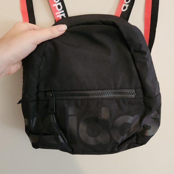 Small Adidas Backpack - Picture 4 of 6